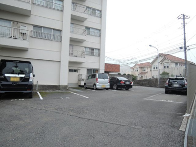 【駐車場】 | 日商岩井磯子マンション | 平置き駐車場