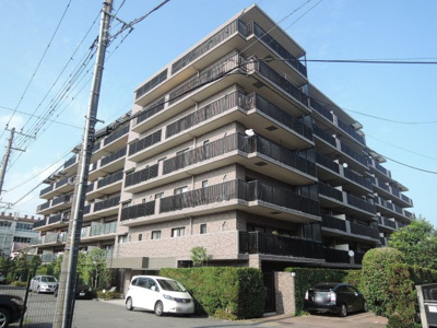 【外観】 | 元住吉東パーク・ホームズ | 小さなお子様がいるご家族にも安心の1階住戸！ガーデニング等を楽しむ事が出来る専用庭付です♪