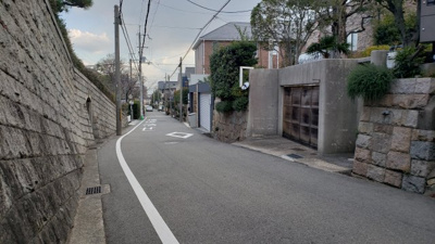 【前面道路含む現地写真】 | 深谷町中古戸建 | 落ち着いた雰囲気の邸宅街です