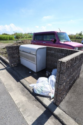 | ルーラル・パラス | 敷地内ゴミ置き場