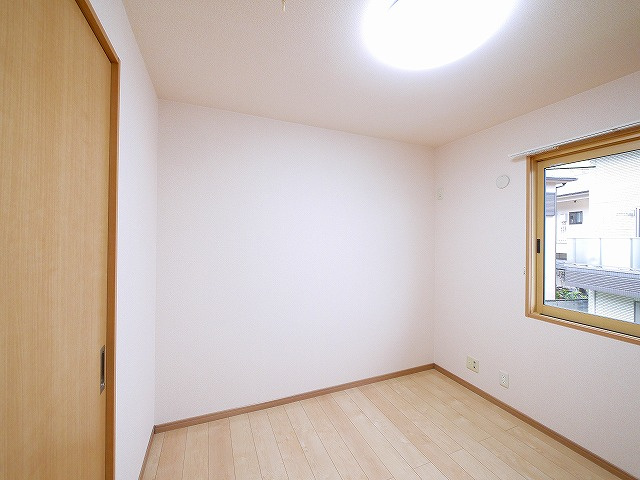ラフィーネ松ヶ丘の寝室|寝室にぴったりのお部屋です