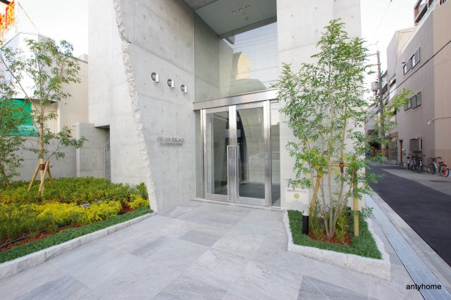 セイワパレス東三国駅前　仲介手数料無料のエントランス