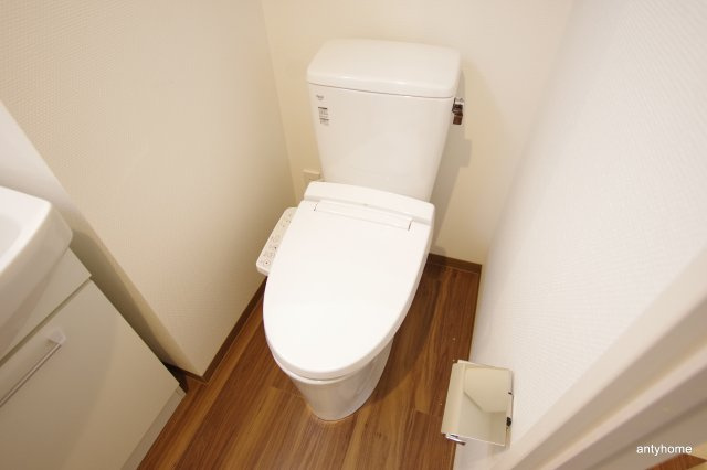 セイワパレス東三国駅前　仲介手数料無料のトイレ