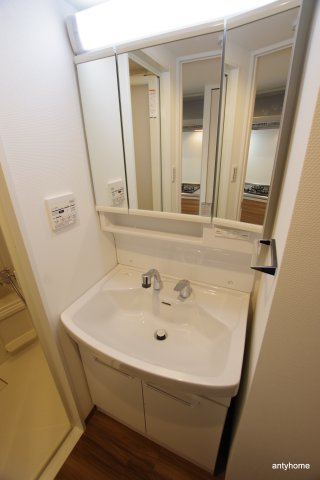 セイワパレス東三国駅前　仲介手数料無料の洗面所