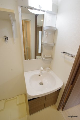 ファーストフィオーレ本町イースト　仲介手数料無料の洗面所