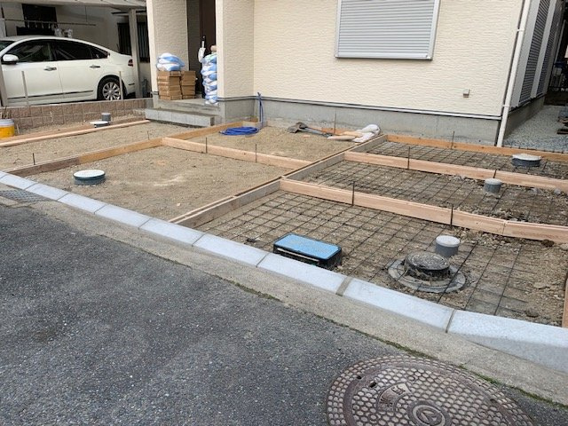 三田市南が丘１丁目　新築戸建の駐車場