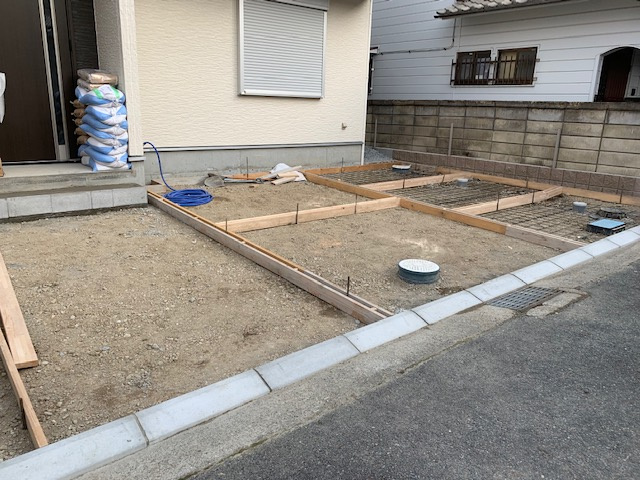 三田市南が丘１丁目　新築戸建の駐車場