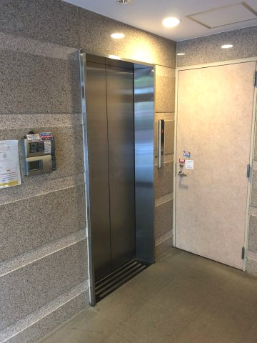 新宿区新宿１丁目の事務所のロビー