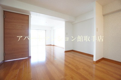 【居間・リビング】 | シルクハイツ