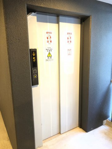 ファーストフィオーレ本町イースト BRAVI不動産の設備|【ファーストフィオーレ本町イースト】エレベータ