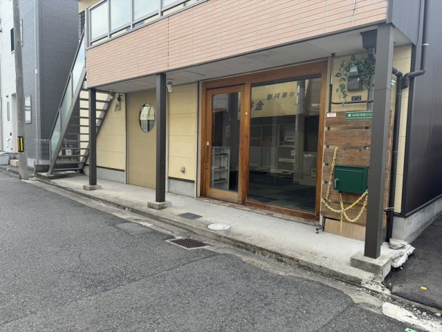 ルンサリーチェ1階店舗の外観