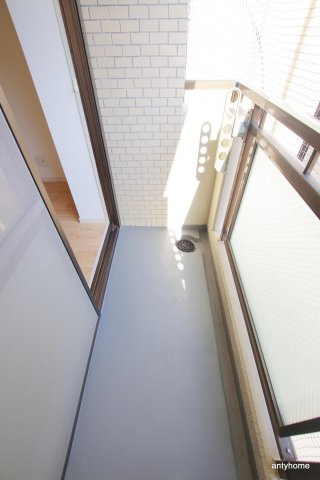カーサ天神橋　仲介手数料無料のバルコニー