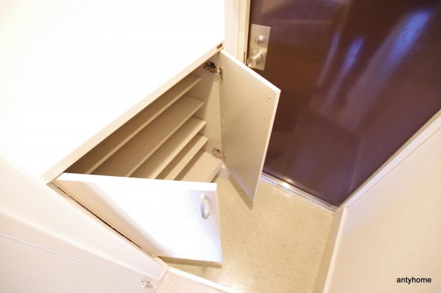 カーサ天神橋　仲介手数料無料の玄関