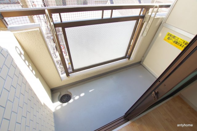 カーサ天神橋　仲介手数料無料のバルコニー