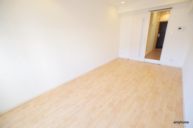 カーサ天神橋　仲介手数料無料の居間・リビング