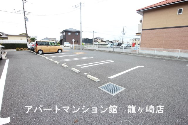 コラードAの駐車場