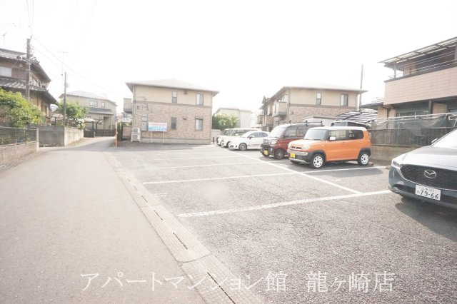 ドレミメゾンＡの駐車場
