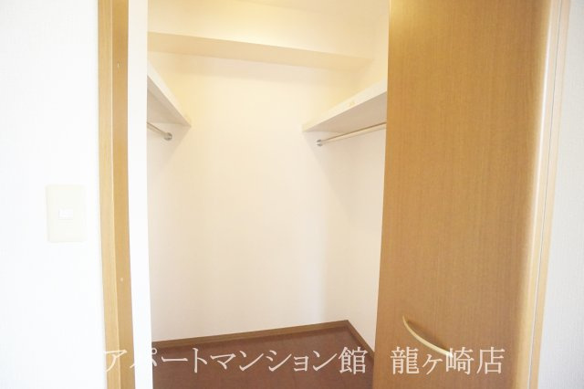 ドレミメゾンＡの収納|季節ものやお洋服がたっぷり収納できます♪