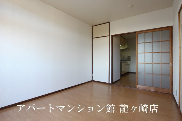 エルディム西Ａの居間・リビング