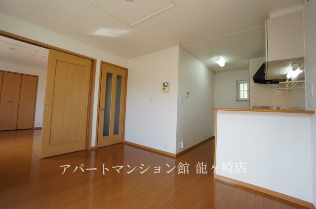さくらヒルズ霞台　弐番館の居間・リビング