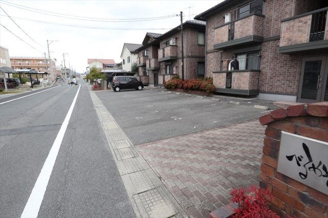 ベルメゾン　Ｂ棟の駐車場