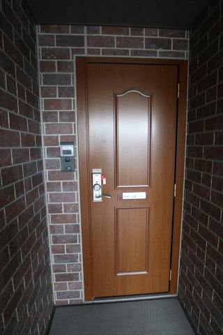 ベルメゾン　Ｂ棟の玄関