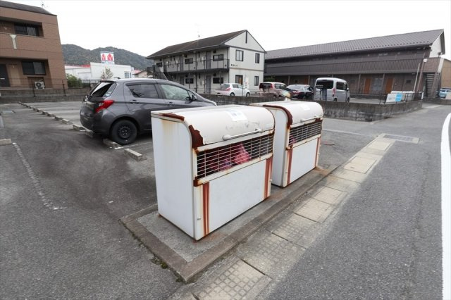 ベルメゾン　Ｂ棟のその他共用部分|ゴミ箱