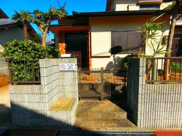赤坂台貸家のエントランス