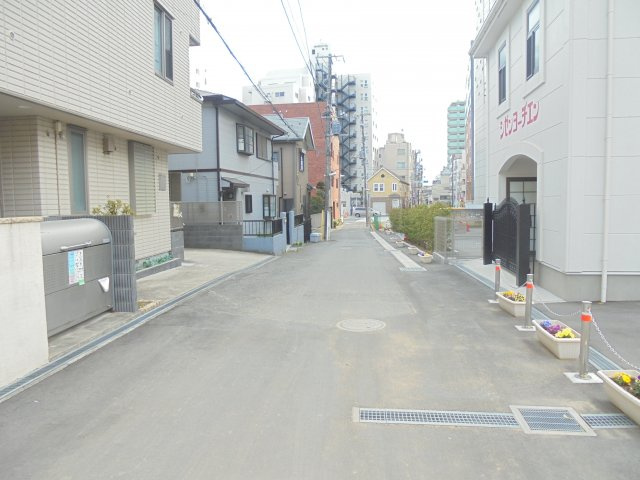 フェリーチェヴィータの周辺