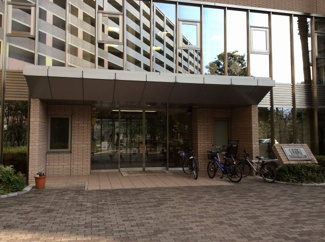 【エントランス】 | 京浜急行電鉄「神奈川新町」駅徒歩3分、「仲木戸」駅徒歩12分！JR京浜東北・JR横浜線「東神奈川」駅徒歩12分の3路線3駅利用可能！