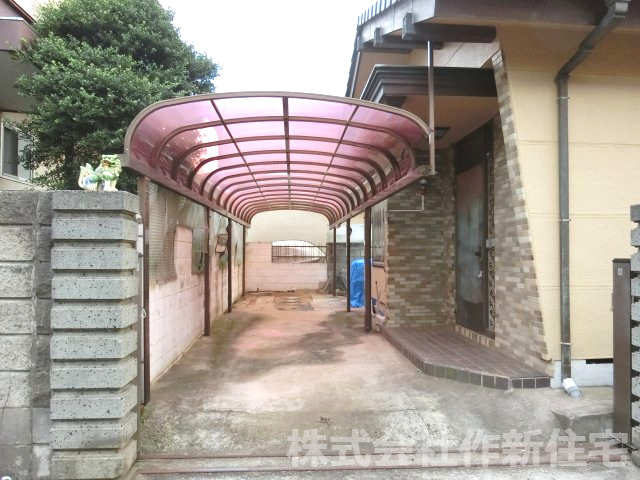 八千代市八千代台西１０丁目　中古戸建　４ＬＤＫ　２０１８年１０月リフォーム済の駐車場