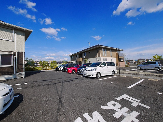 シェソワ（六条）の駐車場|駐車場があります