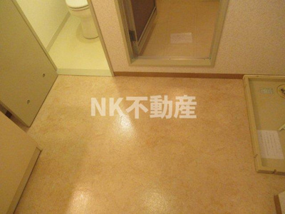 【洗面所】 | シルフィード（瓢箪山賃貸） | 明るい洗面所です