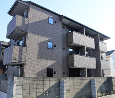 【外観】 | フィオーレ花小金井 | 西武新宿線花小金井徒歩８分。セブンイレブン、星乃珈琲店、ジョナサン、西友に近くて便利な場所です。