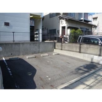 【駐車場】