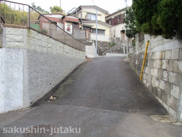 大和田　土地の前面道路含む現地写真|前面道路含む現地写真です　北西側私道約３．８ｍ