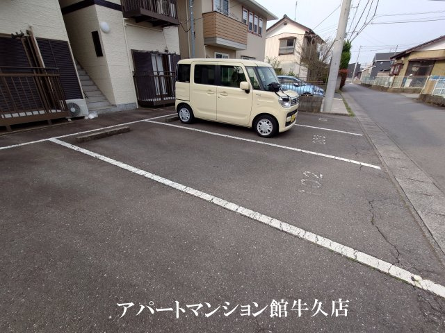 壱番館の駐車場