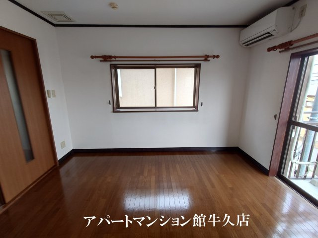 壱番館の寝室