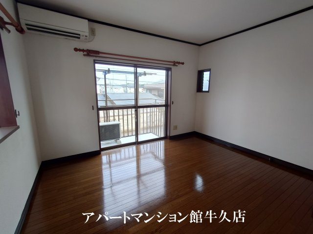 壱番館の寝室
