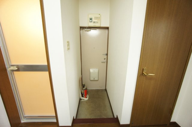 壱番館の玄関
