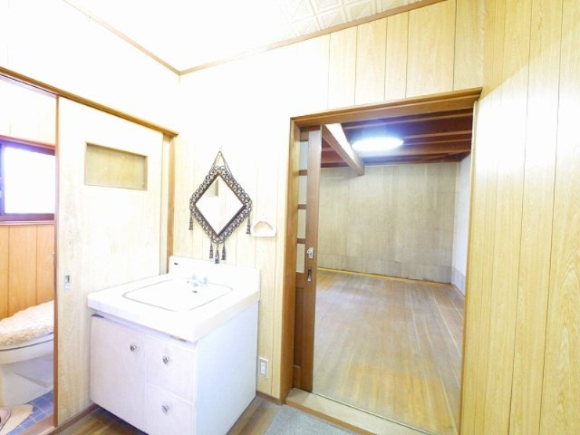 二条大路南5丁目店舗の独立洗面台|独立洗面化粧台付き