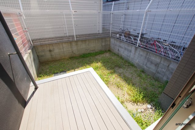 エスティライフ大阪都島　仲介手数料無料のバルコニー