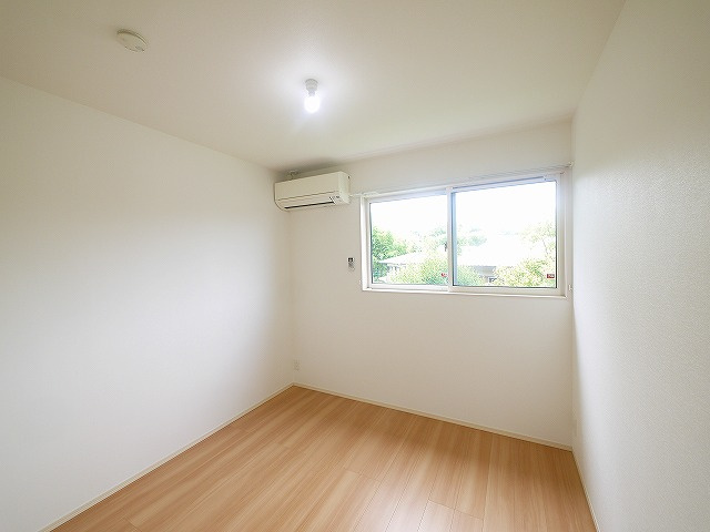 ローレルヒルズ富雄の洋室|スタンダードな洋室です