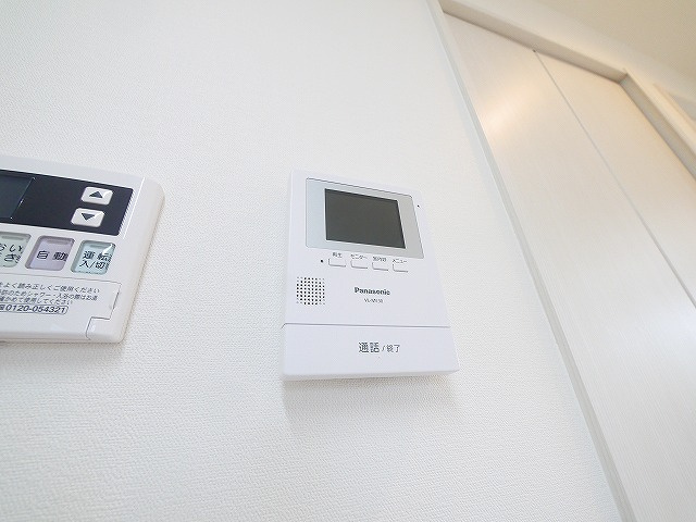 ローレルヒルズ富雄のセキュリティ|モニター付きインターホン