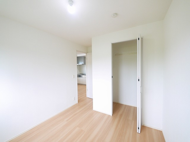 ローレルヒルズ富雄の洋室|ゆったりした洋室です