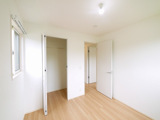 ローレルヒルズ富雄の洋室|スタンダードな洋室です