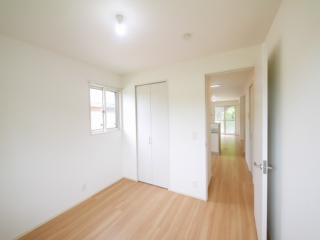 ローレルヒルズ富雄の洋室|使い勝手のいい洋室です