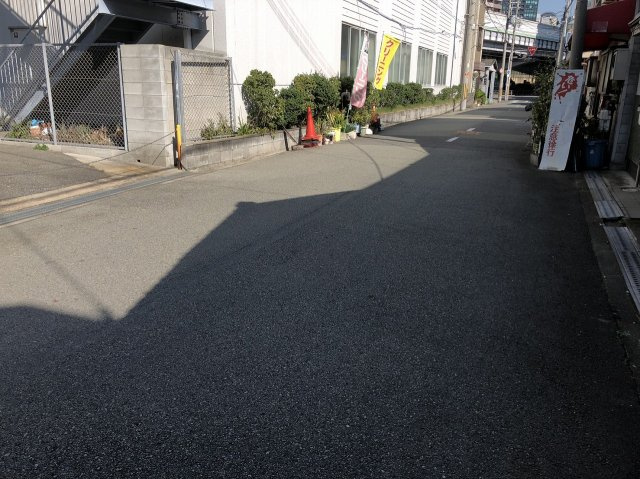 ケーズグランデ　鷺洲４の前面道路含む現地写真|福島駅まで徒歩９分と通勤・通学に便利で、近隣にはスーパーなどもあるので生活至便な環境となっております。