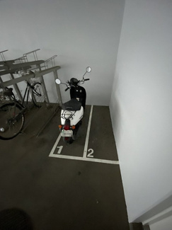 【その他共用部分】 | 屋内バイク置き場を完備しています！バイクをお持ちの方にオススメです♪
