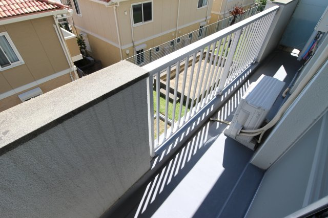 名谷農住団地Ｉ棟のバルコニー